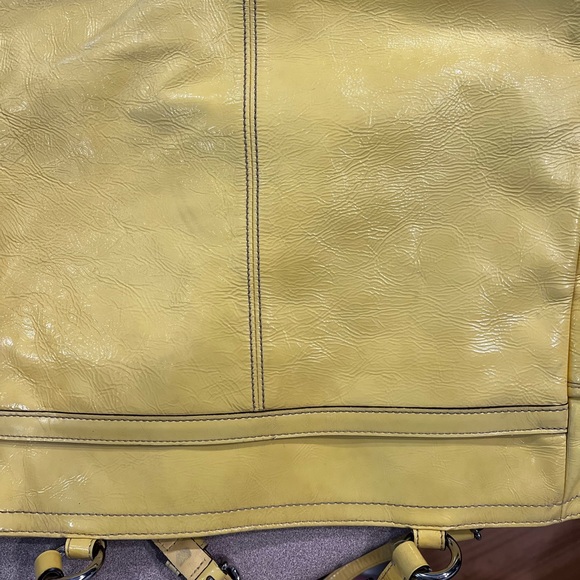 Coach Gallery East West yellow patent leather pleated tote - Picture 8 of 9